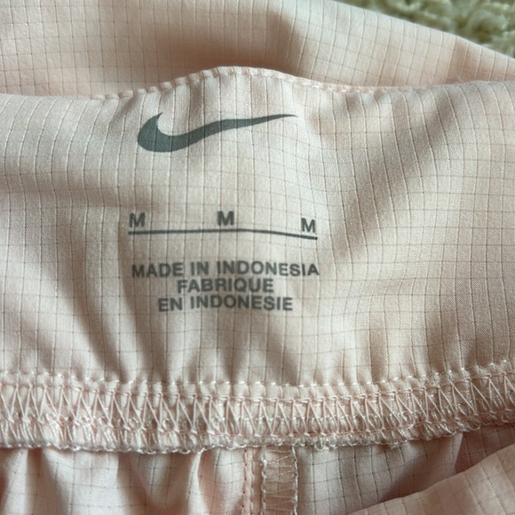 Peach and black Nike shorts - Picture 5 of 6